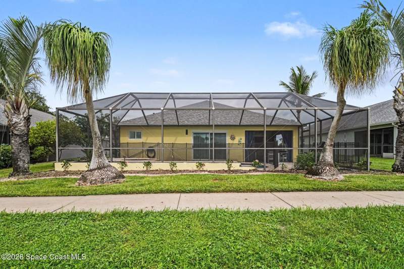 4 bedroom Single Family Residence at 795 Limerick Drive, Sunset Lakes Phase Vii, Merritt Island — photo 3