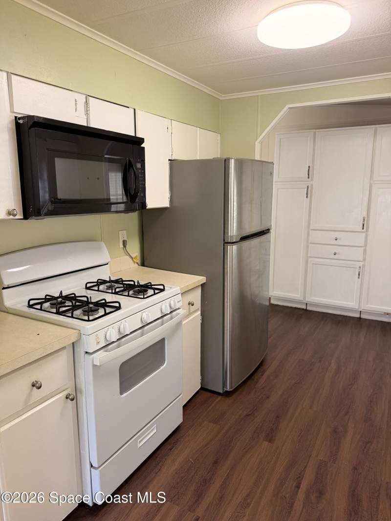 2 bedroom Single Family Residence at 633 Amaryllis Drive, Barefoot Bay Unit 2 Part 10 Replat of Park Areas, Barefoot Bay — photo 3
