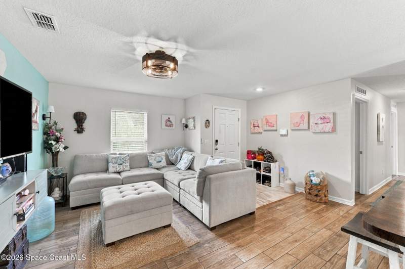 3 bedroom Single Family Residence at 700 Harper Boulevard, Port Malabar Unit 37, Palm Bay — photo 4