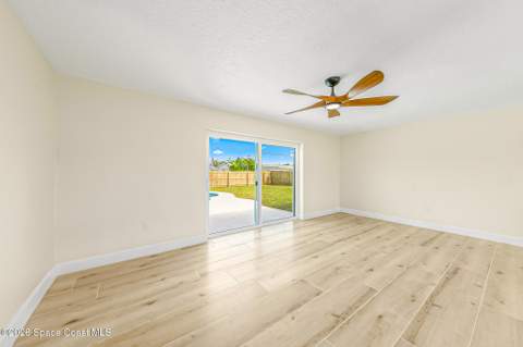 215 NE 2nd Street, Satellite Beach FL - photo 9 of 32