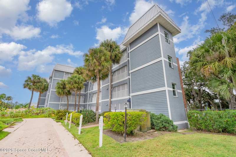 3 bedroom Condominium at 905 N Harbor City Boulevard #106, Eau Gallie Harbour Club Condo Ph II, Melbourne — photo 1