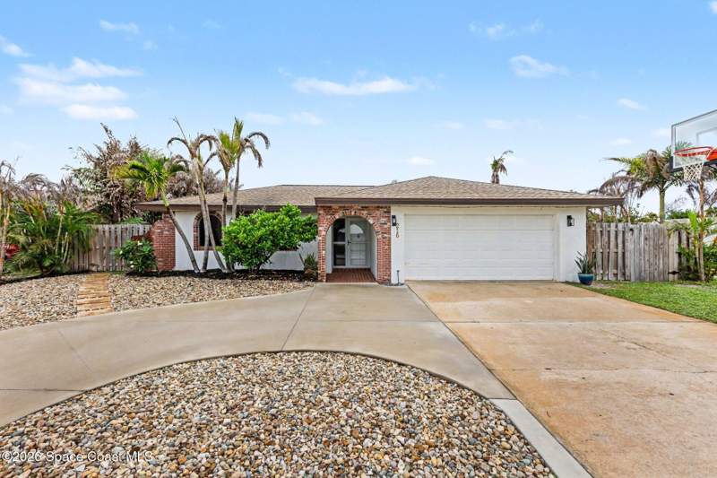 3 bedroom Single Family Residence at 216 Shore Lane, Golden Beach Estates 1st Addn, Indian Harbour Beach — photo 2
