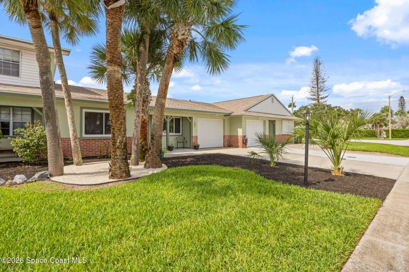 2 bedroom Townhouse at 602 Desoto Lane, Townhouse Estates N, Indian Harbour Beach — photo 2