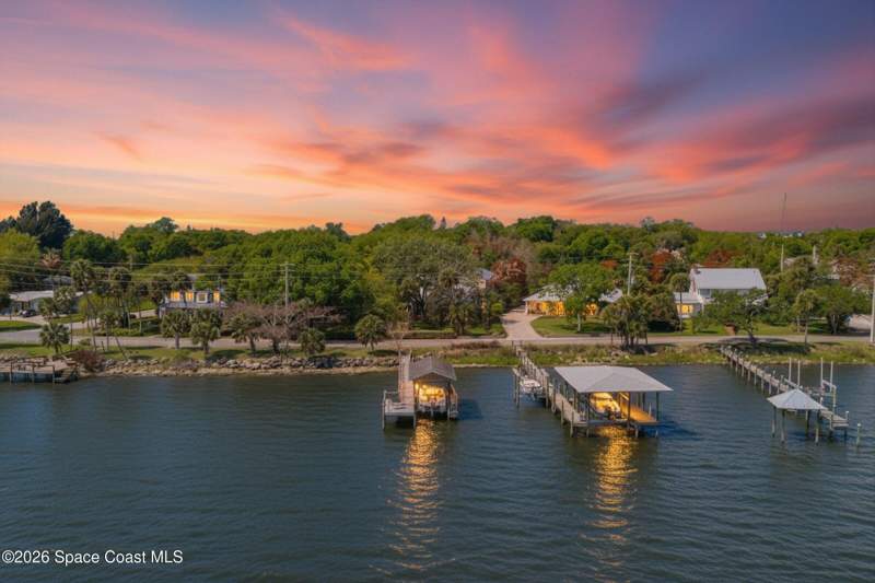 5 bedroom Single Family Residence at 409 Rockledge Drive, Rockledge, Rockledge — photo 3