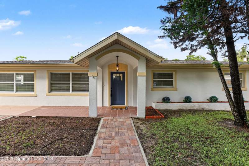 4 bedroom Ranch at 2070 Seminole Boulevard, June Park Addn No 4, Melbourne — photo 3