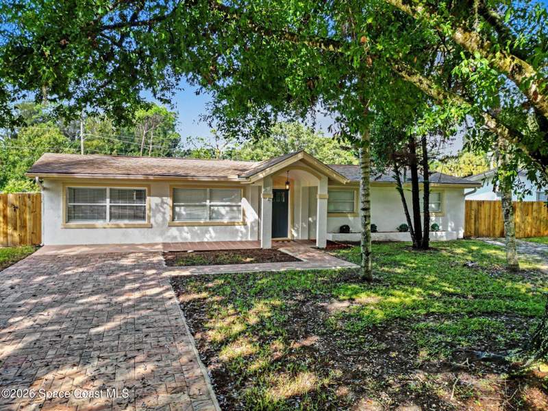 4 bedroom Ranch at 2070 Seminole Boulevard, June Park Addn No 4, Melbourne — photo 2