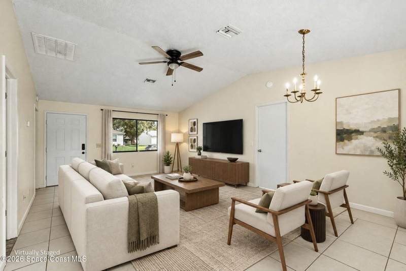 3 bedroom Single Family Residence at 942 NW Sorrel Street, Port Malabar Unit 14, Palm Bay — photo 2