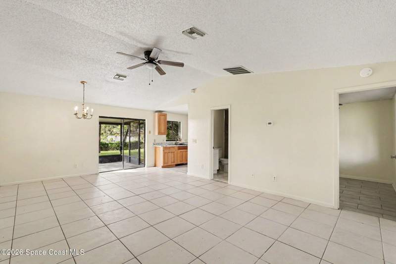 3 bedroom Single Family Residence at 942 NW Sorrel Street, Port Malabar Unit 14, Palm Bay — photo 4