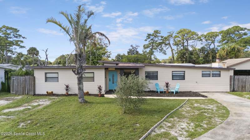 3 bedroom Single Family Residence at 3220 Citrus Court, Palm Courts, Titusville — photo 2