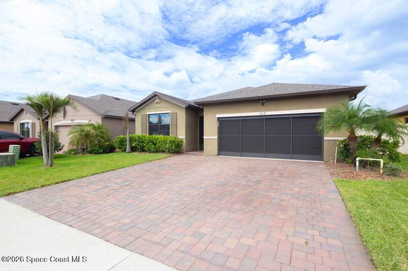 4 bedroom Single Family Residence at 629 Old Country Rd, Preserves at Stonebriar Phase 2, Palm Bay — photo 3