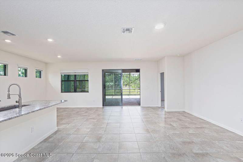 4 bedroom Single Family Residence at 629 Old Country Rd, Preserves at Stonebriar Phase 2, Palm Bay — photo 5