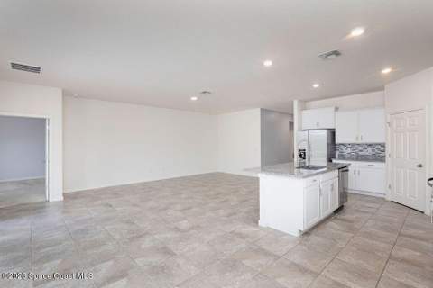 629 Old Country Rd, Palm Bay FL - photo 8 of 41