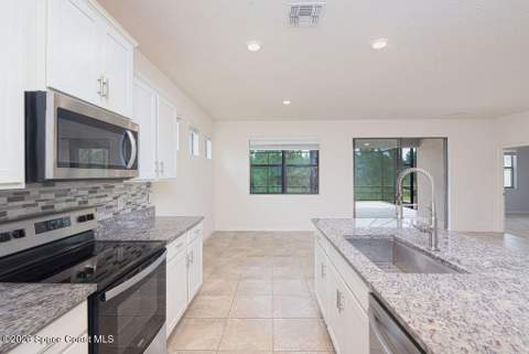 629 Old Country Rd, Palm Bay FL - photo 10 of 41