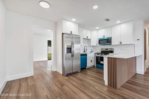 340 Fisher Lane, Merritt Island FL - photo 7 of 37