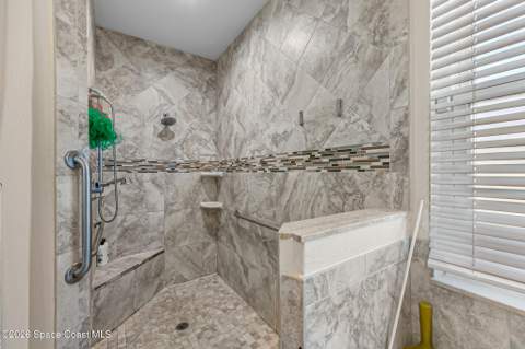 576 Gardendale Circle, Palm Bay FL - photo 17 of 37