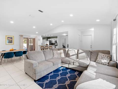 585 Boxthorn Avenue, Palm Bay FL - photo 10 of 44