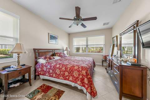 576 Gardendale Circle, Palm Bay FL - photo 15 of 37
