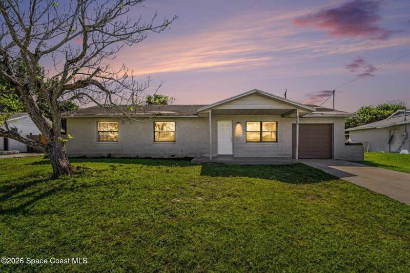 3 bedroom Single Family Residence at 1565 Country Club Boulevard, Whispering Hills Country Club Ests Sec 3, Titusville — photo 1