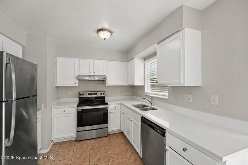 3 bedroom Single Family Residence at 1565 Country Club Boulevard, Whispering Hills Country Club Ests Sec 3, Titusville — photo 5