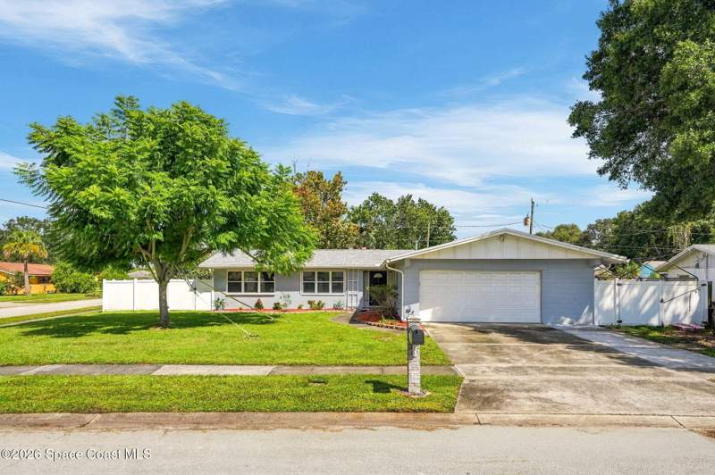 3 bedroom Single Family Residence at 970 Bellaire Lane, Buckingham at Levitt Park Sec 5-A Hickory, Rockledge — photo 3