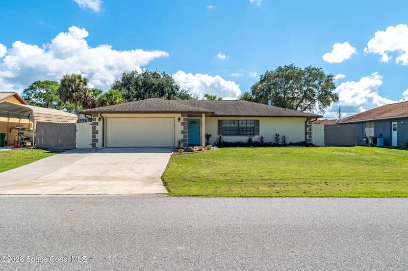 3 bedroom Single Family Residence at 4165 Song Drive, 1037 Pathfinder Way Condominium, Cocoa — photo 1