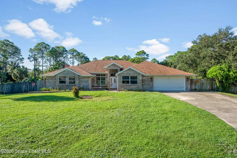 4 bedroom Single Family Residence at 1723 Greytwig Place, Bear Creek, Malabar — photo 2