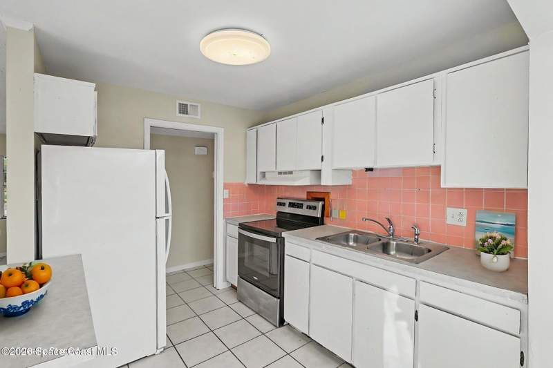 3 bedroom Single Family Residence at 105 Needle Boulevard, Hampton Homes Unit 4, Merritt Island — photo 2