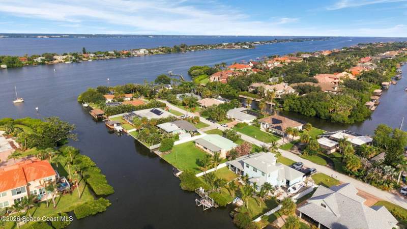 4 bedroom Single Family Residence at 6 Venetian Way #B, Venetian Gardens Subd, Indian Harbour Beach — photo 5