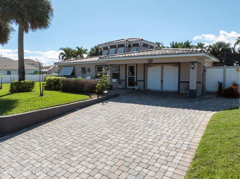2 bedroom Single Family Residence at 121 Desoto Parkway, Eau Gallie By The Sea, Satellite Beach — photo 3