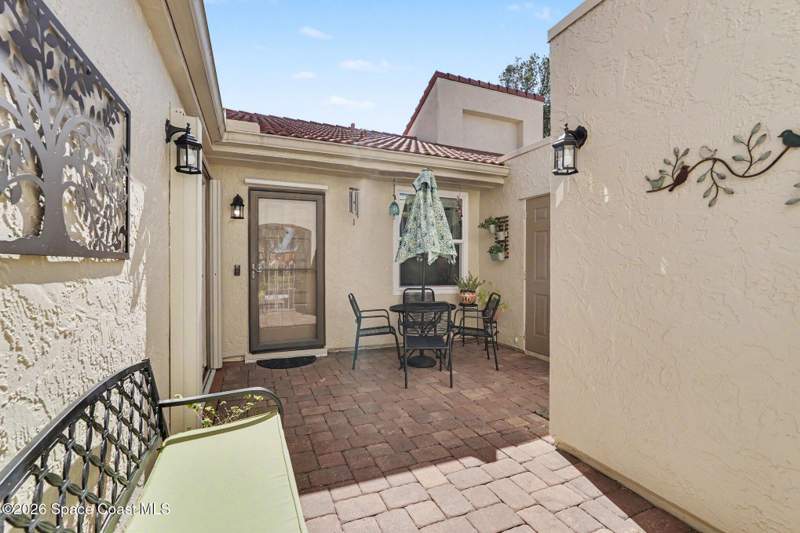 3 bedroom Townhouse at 737 Spring Valley Drive, Courtyards Replat Suntree Pud Stage 5 Tract 62, Melbourne — photo 4