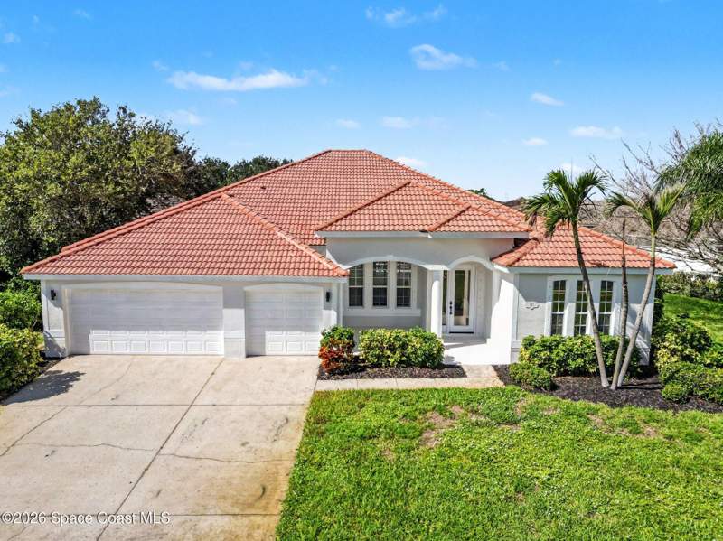 3 bedroom Single Family Residence at 572 Oceanside Boulevard, Oceanside Village Phase Three B, Melbourne — photo 2
