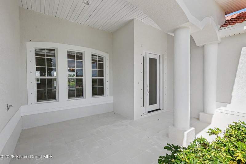 3 bedroom Single Family Residence at 572 Oceanside Boulevard, Oceanside Village Phase Three B, Melbourne — photo 4