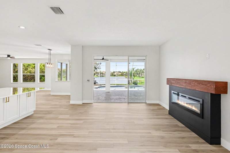 3 bedroom Single Family Residence at 572 Oceanside Boulevard, Oceanside Village Phase Three B, Melbourne — photo 5