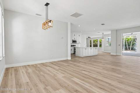 572 Oceanside Boulevard, Melbourne FL - photo 7 of 36