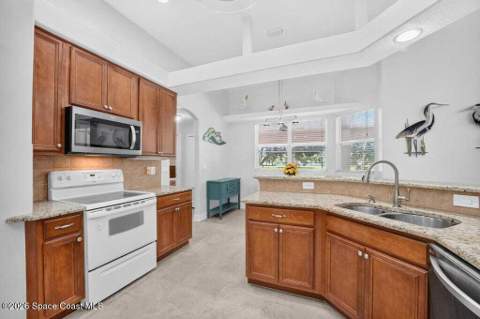 941 SE Gardenbrook Court, Palm Bay FL - photo 22 of 68