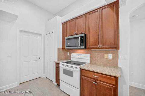 941 SE Gardenbrook Court, Palm Bay FL - photo 23 of 68