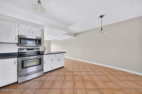 1800 S Orlando Avenue #18, Cocoa Beach FL - photo 8 of 29