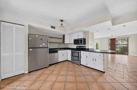 1800 S Orlando Avenue #18, Cocoa Beach FL - photo 7 of 29