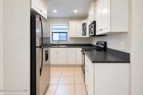 451 S Brevard Avenue #14, Cocoa Beach FL - photo 13 of 49