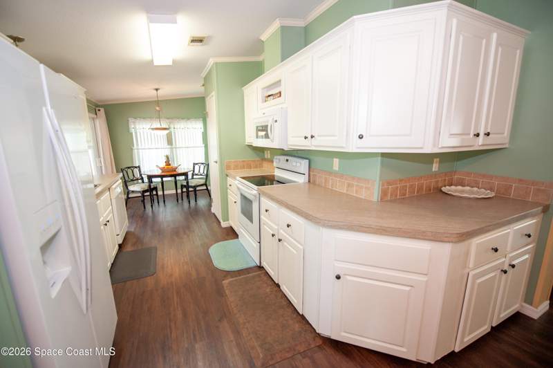 2 bedroom Manufactured Home at 605 Outer Drive, Cocoa, Cocoa — photo 4