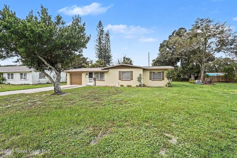 3 bedroom Single Family Residence at 1550 Hillcrest Drive, Hillcrest Subd, Melbourne — photo 1