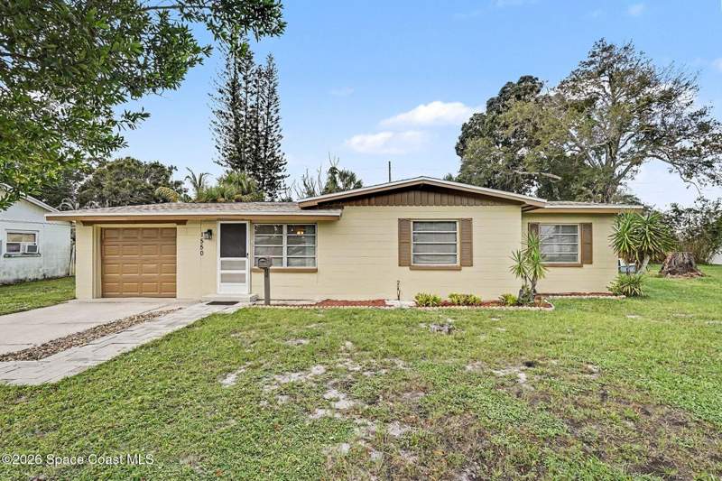 3 bedroom Single Family Residence at 1550 Hillcrest Drive, Hillcrest Subd, Melbourne — photo 2