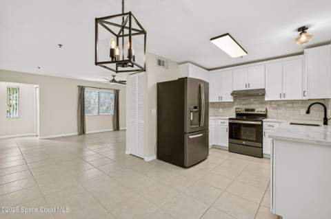 7821 Maplewood Drive #402, West Melbourne FL - photo 14 of 50