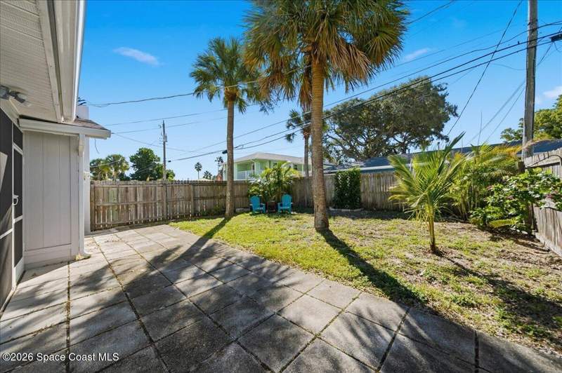2 bedroom Single Family Residence at 407 Adams Avenue, Avon By The Sea, Cape Canaveral — photo 2