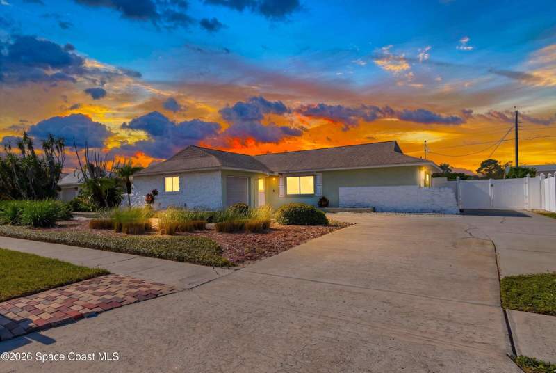 3 bedroom Single Family Residence at 1355 Johns Circle, Ridge Manor Estates, Merritt Island — photo 2