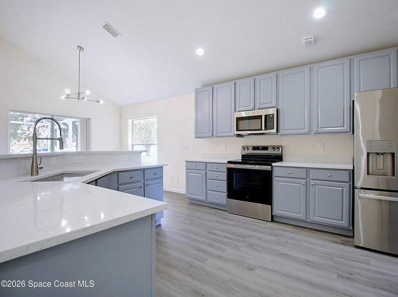 5 bedroom Single Family Residence at 232 Wishing Well Circle, Brentwood Lakes Pud Phase II, Palm Bay — photo 5