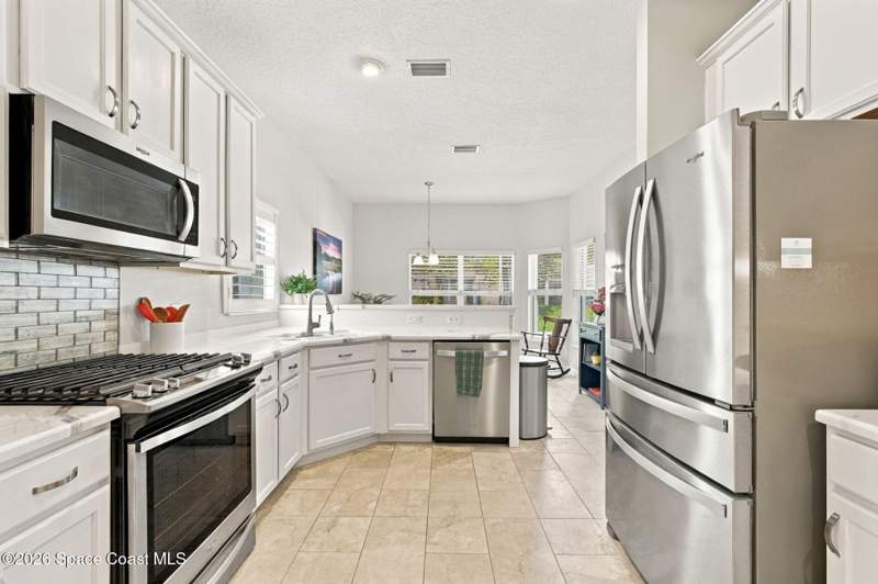 3 bedroom Single Family Residence at 3482 Carambola Circle, Heritage Isle Pud Phase 2 Plat of A Portion of, Melbourne — photo 4