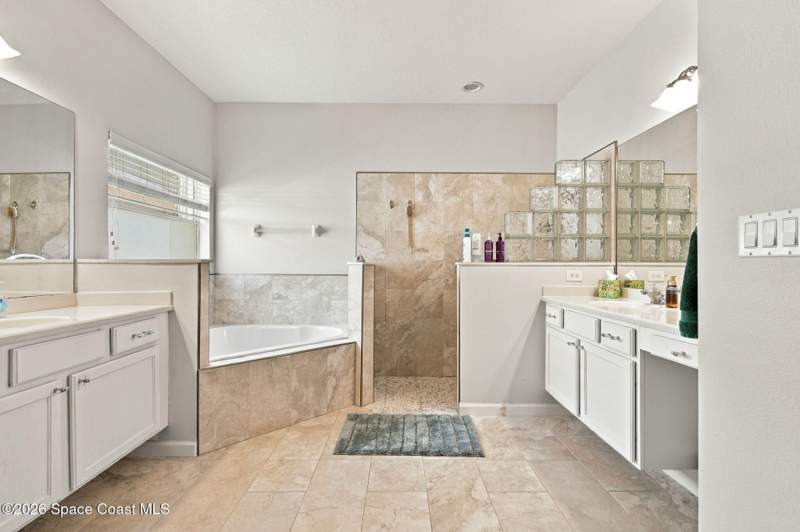 3 bedroom Single Family Residence at 3482 Carambola Circle, Heritage Isle Pud Phase 2 Plat of A Portion of, Melbourne — photo 5