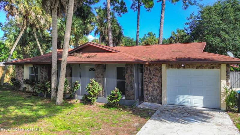 3 bedroom Single Family Residence at 535 Conover Avenue, Port Malabar Unit 8, Palm Bay — photo 2