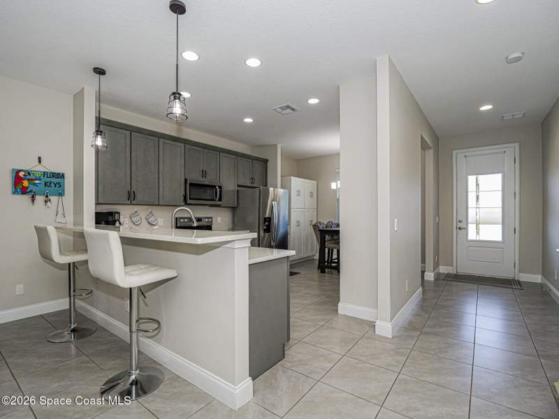 4 bedroom Single Family Residence at 571 Charlotta Avenue, Port Malabar Unit 9, Palm Bay — photo 5
